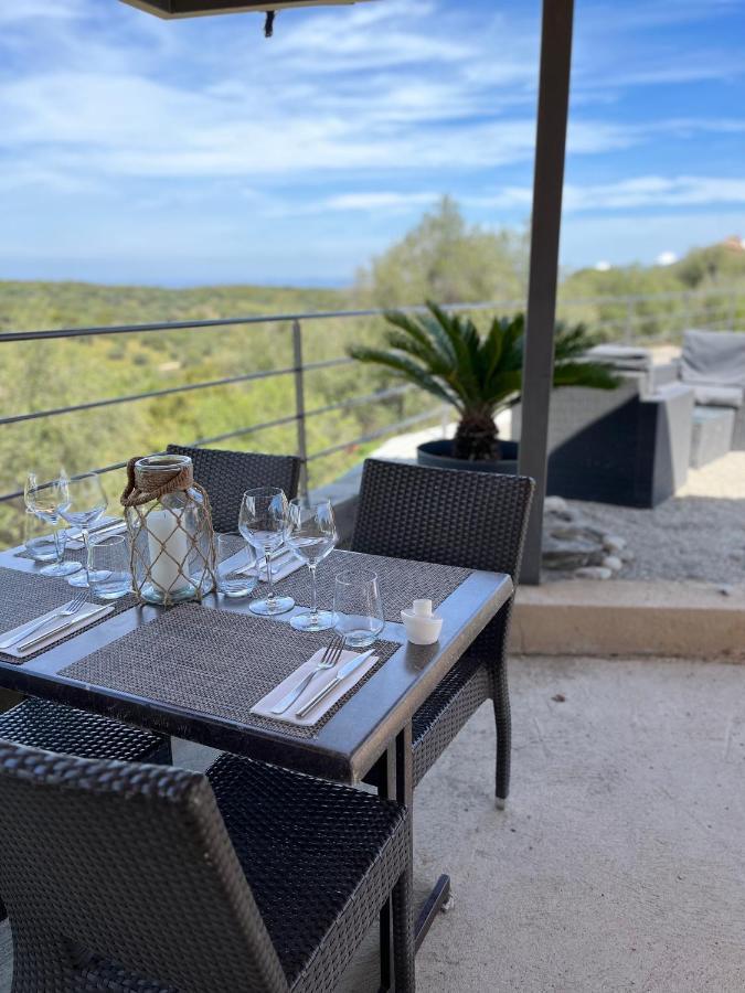 - Restaurant U Santu Petru Hotel *